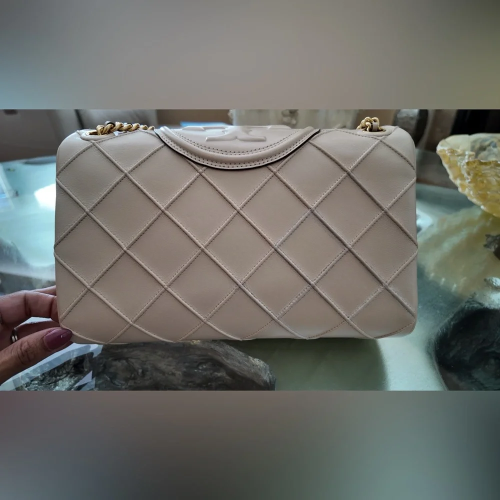 Tory Burch Quilted Shoulder Bag in Cream with Gold Chain